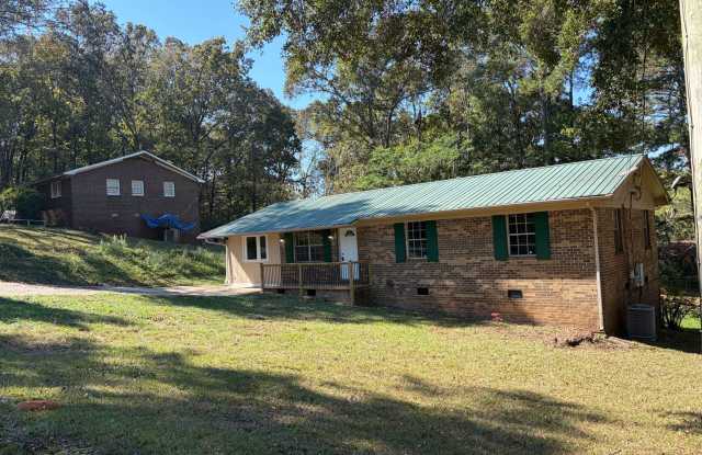 Spacious 3-Bedroom, 1.5-Bathroom Home for Rent in Eastaboga, AL Gallery 4