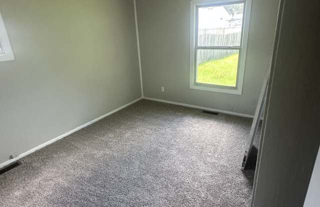 2262 Vale Dr Gallery 1