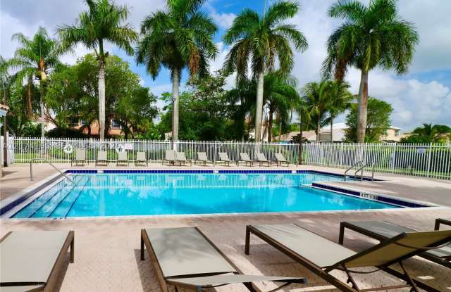 15726 NW 16th Ct Gallery 3