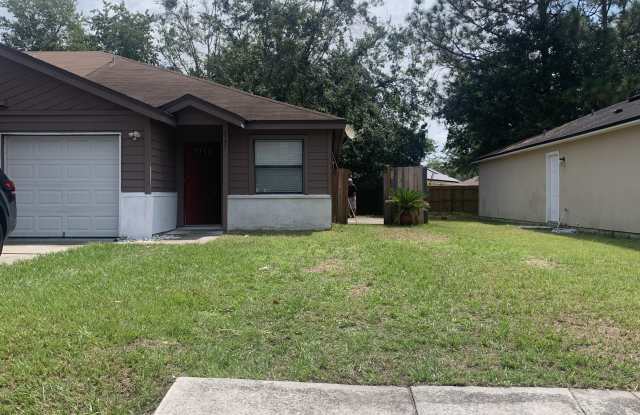 4345 MELISSA Court W - 4345 Melissa Court West, Jacksonville, FL 32210