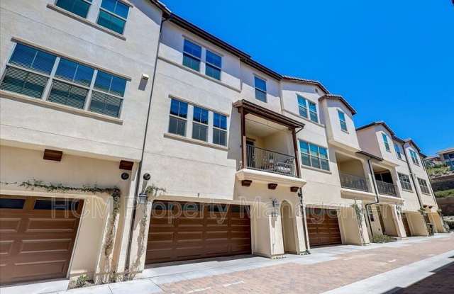 303 Limestone Gallery 3