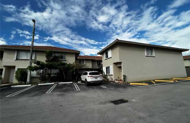 351 NW 82nd Ave photos photos