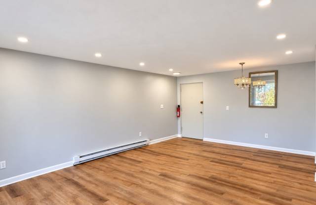 54 Fountain Ln Gallery 3
