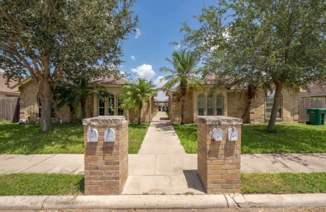3705 South Embassy Avenue - 2 photos photos