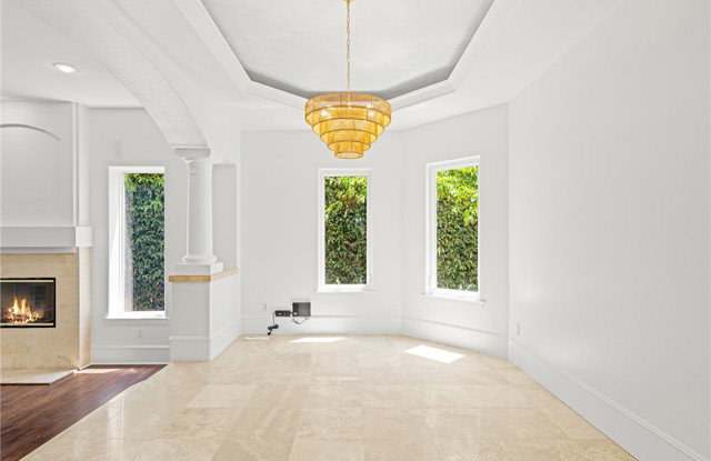 3210 North Ardmore Avenue Gallery 4