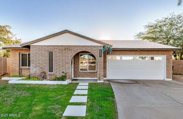 421 E WICKIEUP Lane photos photos