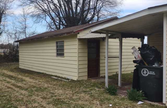 2 Bedroom / 1 Bath Paducah Gallery 3