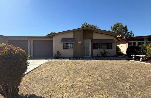 MOVE IN READY!! 2 BED 1 BATH HOME AVAILABLE 10/16/2026 Gallery 1