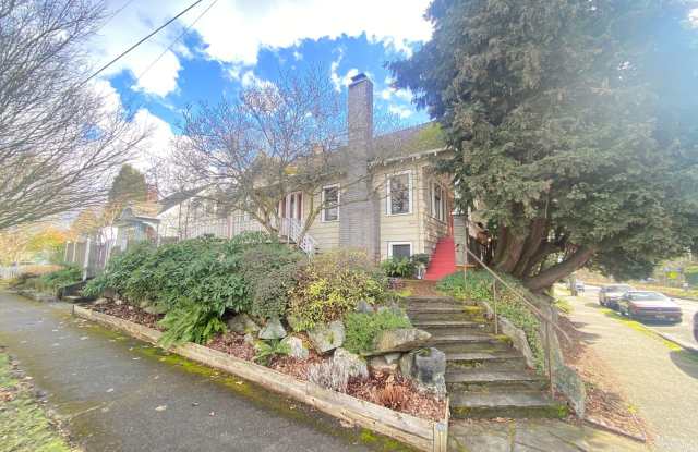 Great location! cute bungalow! photos photos