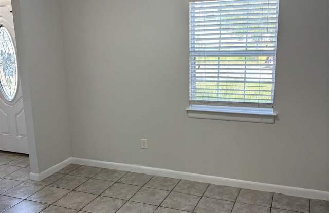 8410 Williamsburg Cir Gallery 3