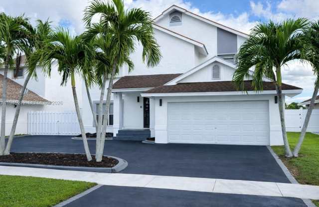 1001 SW 98th Ave photos photos