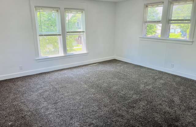 1731 N 12th St Upper photos photos