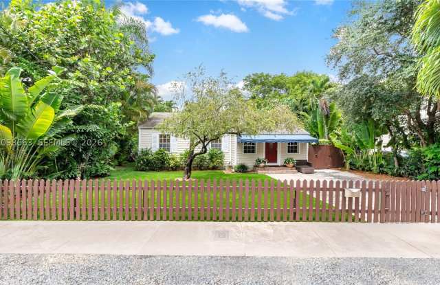 2920 SW 30th Ct Gallery 1