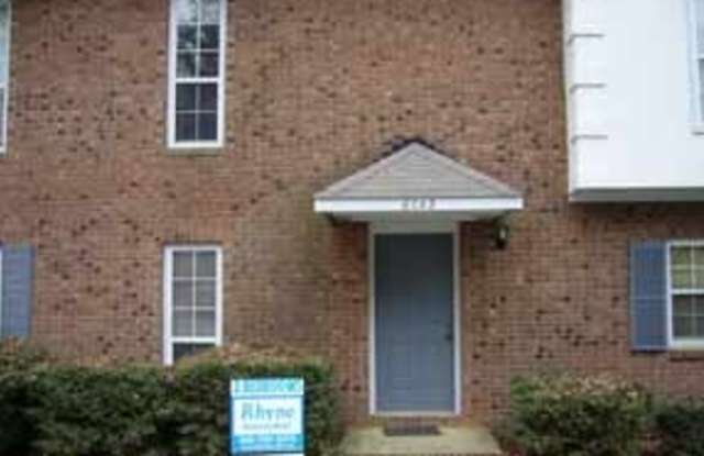 Great location off Millbrook near 70! 2 Bedroom ~2 bath~ pets negotiable! photos photos