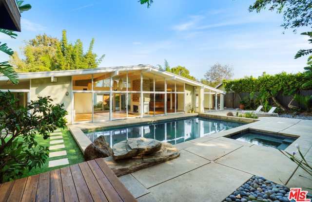30725 Manzano Dr - 30725 Manzano Drive, Malibu, CA 90265