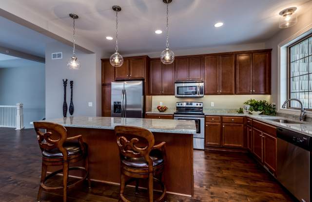 18235 Hamel Rd Gallery 3
