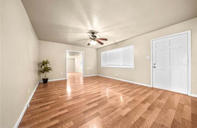 100 Martin  CIR Gallery 2