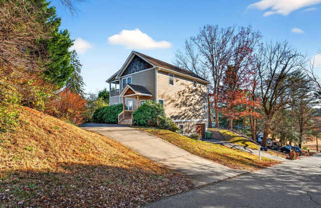 Asheville Rental-Beverly Hills Area - 48 Gladstone Road, Asheville, NC 28805