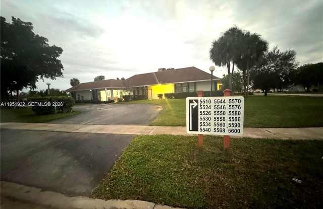 5482 S Lakewood Cir S photos photos