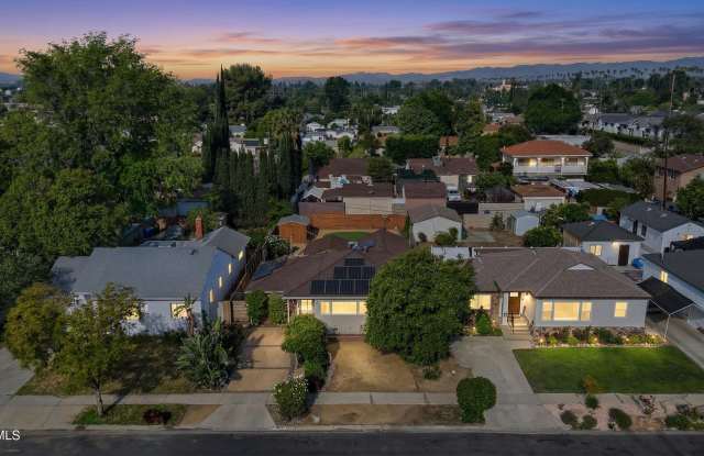 7039 Sylvia Avenue Gallery 2