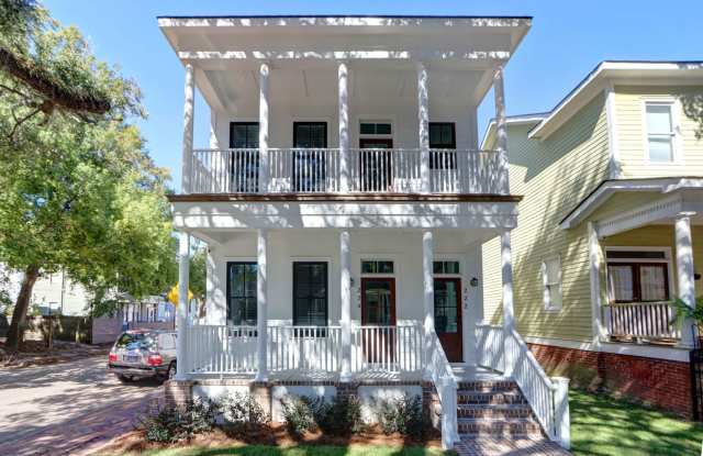 Downtown Savannah photos photos