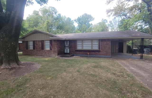 1812 Grovehaven Cir photos photos