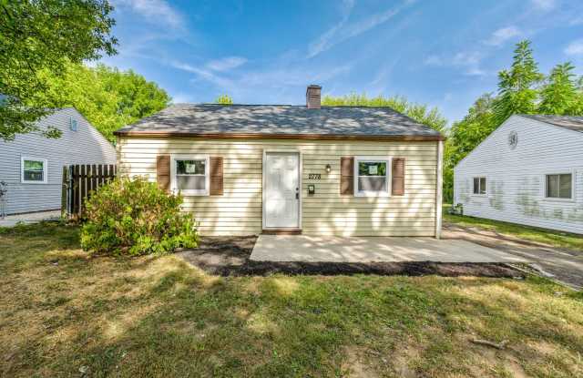 Charming 2BR Ranch Home with Modern Finishes and Spacious Yard photos photos