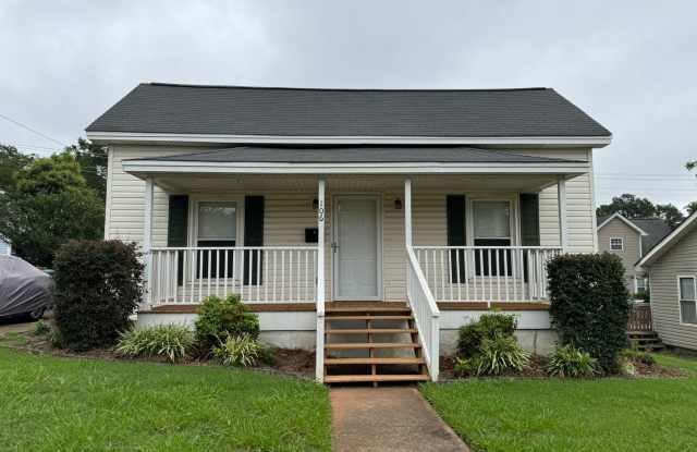 MOVE-IN READY! Gallery 3