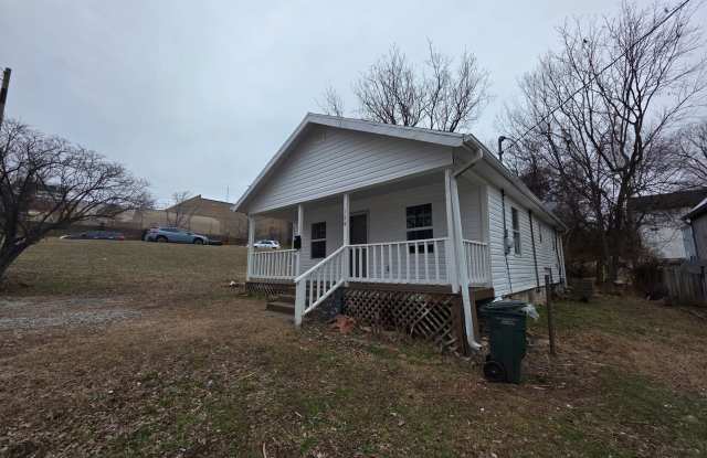 Recently remodeled 2-bedroom home close to the square photos photos