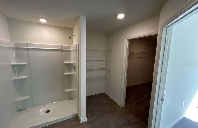 9 SLIPPERY ROCK Place Gallery 4