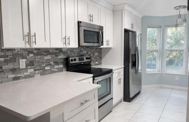 7650 SUGAR BEND Drive Gallery 3