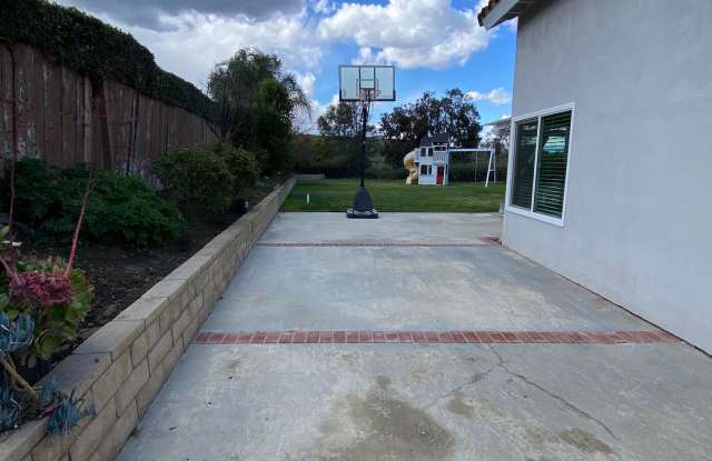 15530 Oakflats Road Gallery 2