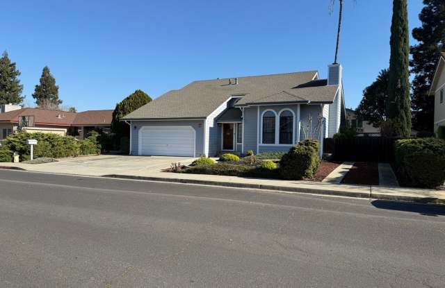 REMARKABLE NEIGHBORHOOD OF CUSTOM HOMES! 2 BED 2.5 BATH LOCATED IN CENTRAL BRENTWOOD LOCATION WITH EASY ACCESS TO EVERYTHING! Gallery 1
