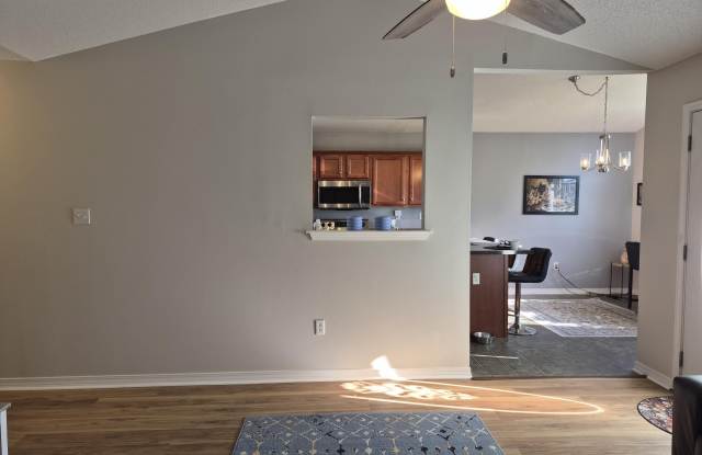 13157 W Country Hills Drive Gallery 4