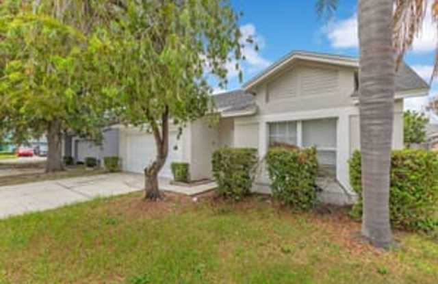 8821 Parliament Court, a 3-bedroom, 2-bathroom, pool home Gallery 3