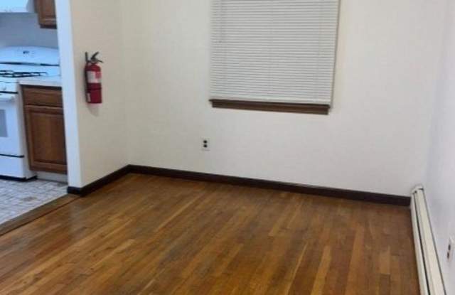 226 Legion Pl Unit 2 Gallery 3