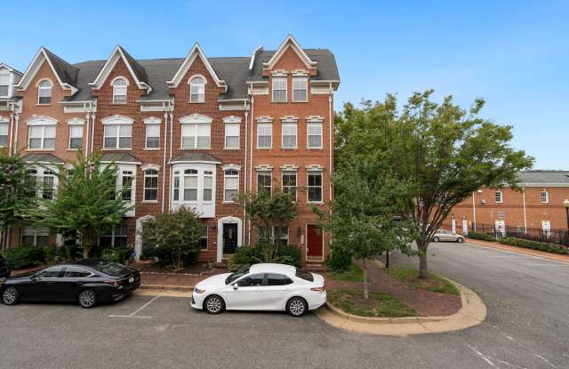 Spacious 4-Level Townhome with Loft in Cameron Station photos photos