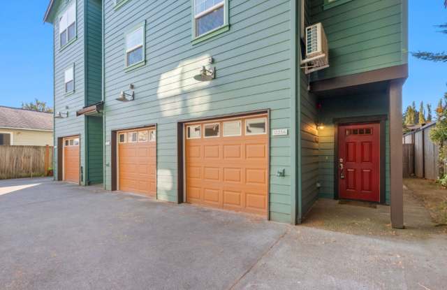 3bd/2.25ba Seattle Townhouse - 1223 Northeast 135th Street, Seattle, WA 98125 3bd/2.25ba Seattle Townhouse - 1223 Northeast 135th Street, Seattle, WA 98125