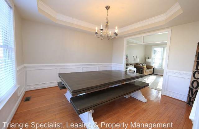 2309 Falls River Avenue Gallery 4