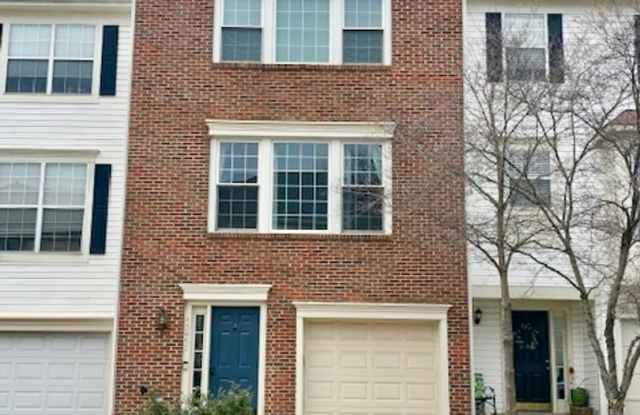 Beautiful 3 level garage townhome - 45497 Baggett Terrace, Sterling, VA 20166