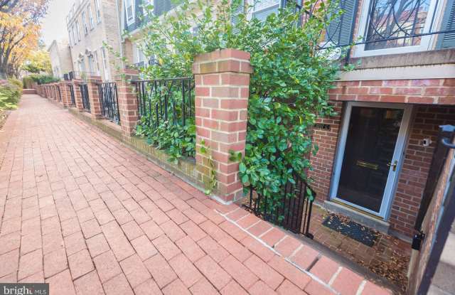 3207 SUTTON PLACE NW Gallery 4