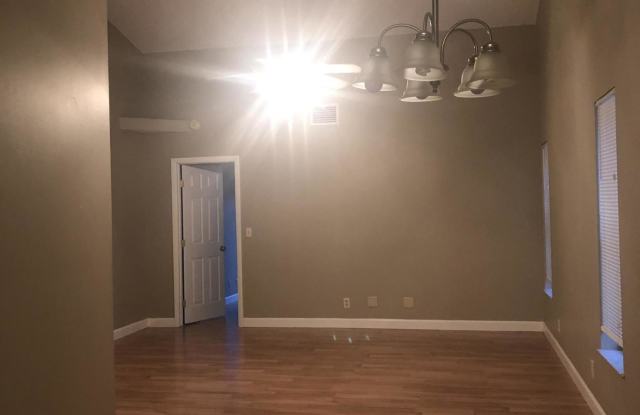 8919 SE Hobe Ridge Avenue Gallery 4