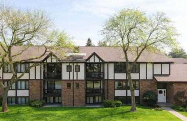 Perfect condo living with great amenities Gallery 1