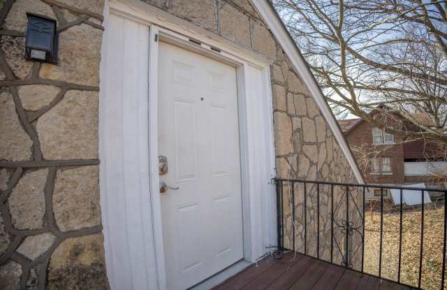 1214 East Dunklin Street - B Gallery 3