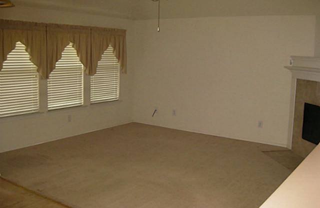2185 Crestlake Drive Gallery 4