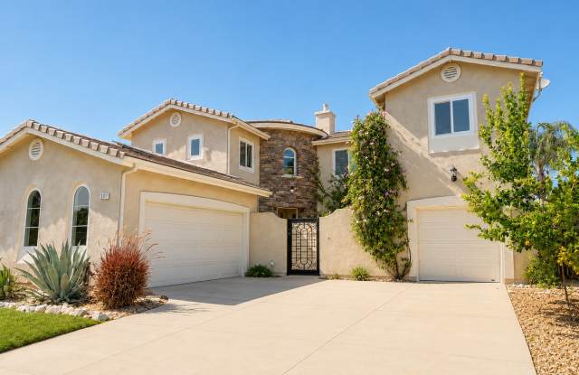 Spacious 5 (or 6) Bedroom House with attached ADU in Winchester for Rent photos photos