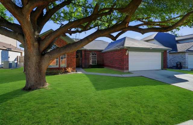 Vaulted Ceilings, Stone Fireplace  Updated Baths! photos photos