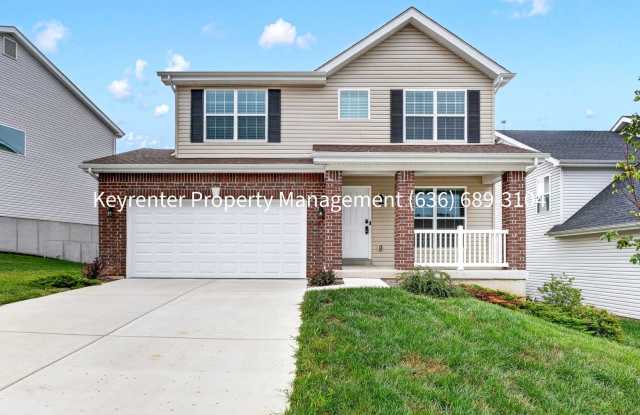 Spacious 4-Bedroom Home for Rent Near Butler Lake Gallery 1