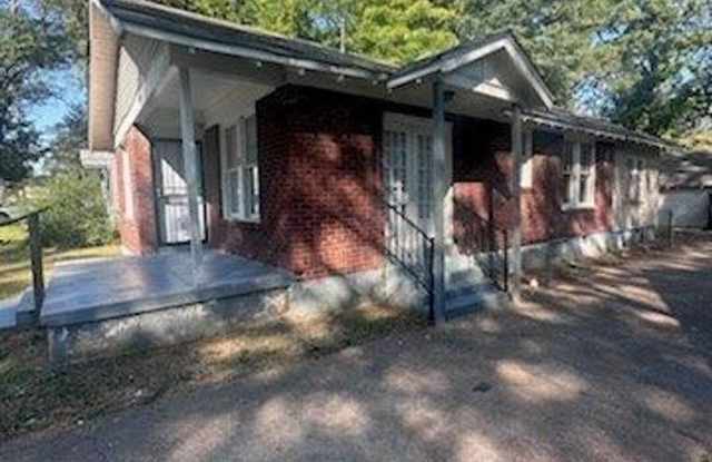 BELOW MARKET RENT! Gallery 4