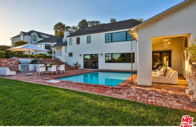 1359 Miller Dr photos photos